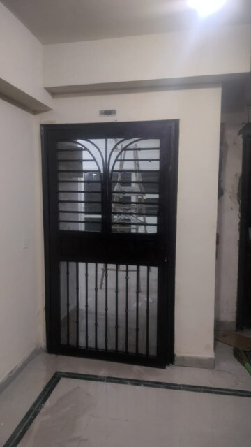 Room in 2 BHK Apartment at BPTP Princess Park, Sector 86 – for Sale