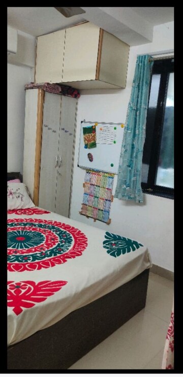 Bedroom in 1 BHK Apartment at Vile Parle East – for Sale