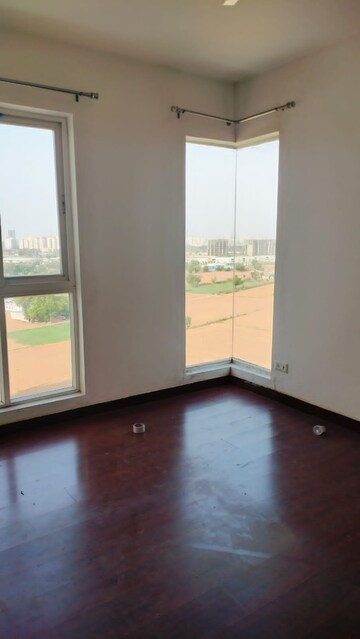Room in 2.5 BHK Apartment at Umang Winter Hills, Sector 77 – for Sale