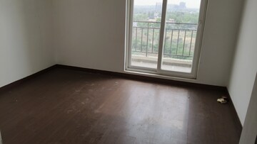 Room in 3.5 BHK Apartment at Umang Winter Hills, Sector 77 – for Sale