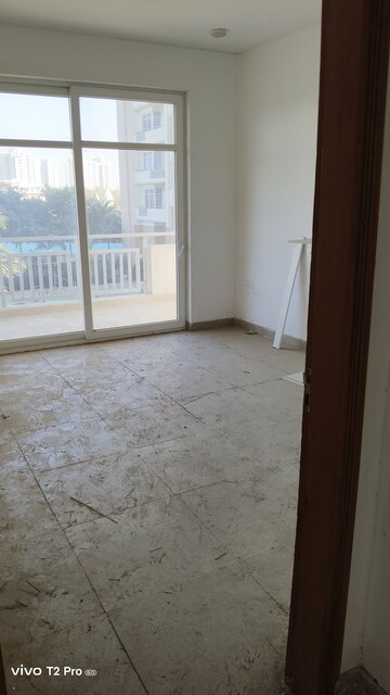 Room in 2 BHK Apartment at SS The Leaf, Sector 85 – for Sale