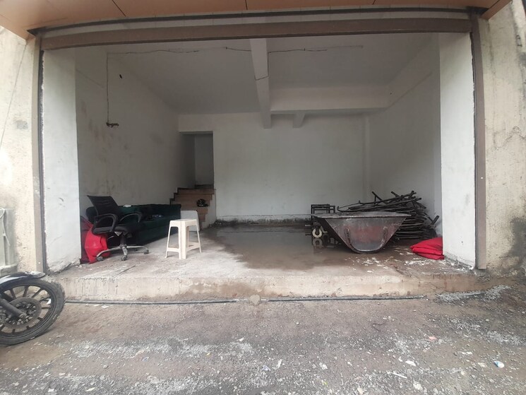 Other, khar west Commercial Showroom 1650 Sq.Ft. In Khar West Mumbai 7340634