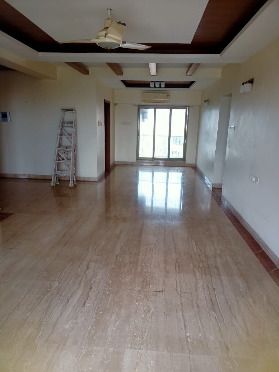 Rental 3 Bedroom 1888 Sq.Ft. Apartment in Khar West Mumbai - 7673433