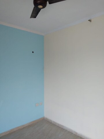 Room in 2 BHK Apartment at Gaur Atulyam, Omicron I Greater Noida – for Sale
