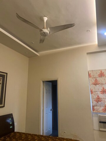 Furnished Amenities in 3.5 BHK Villa at Paramount Golfforeste Villas, Zeta I Greater Noida – for Sale