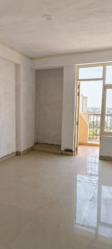 Room in 4 BHK Apartment at Terra Elegance, Alwar Bypass Road – for Sale