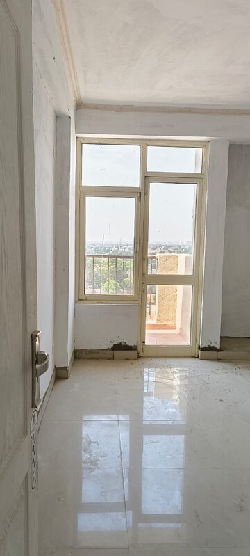 Room in 4 BHK Apartment at Terra Elegance, Alwar Bypass Road – for Sale
