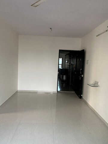 Room in 1 BHK Apartment at Shree Sanman Apartment, Andheri West – for Sale