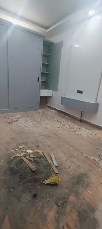 Room in 3 BHK Builder Floor at DMD Hometech Awas Yojna, Sector 73 – for Sale