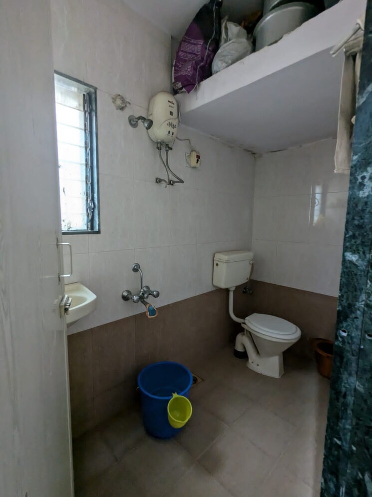 Bathroom, parsik nagar 1 Bedroom 700 Sq.Ft. Apartment In Parsik Nagar Thane 7341473