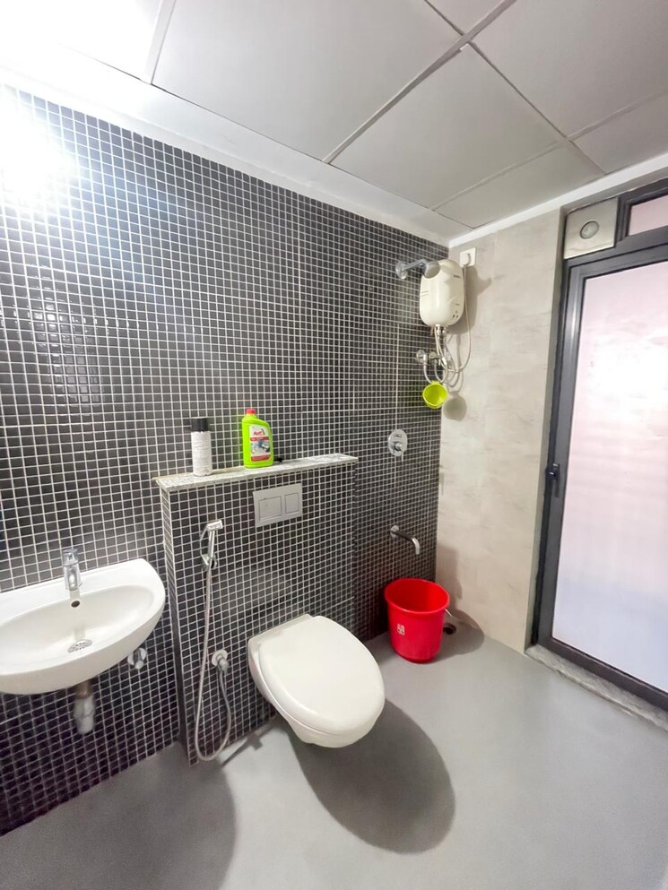 Bathroom, lodha-palava-city 1 Bedroom 450 Sq.Ft. Apartment In Dombivli East Thane 7341522