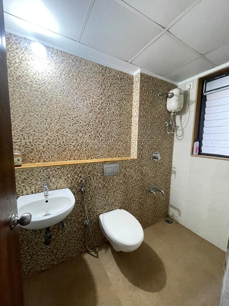 Bathroom, lodha-palava-city 1 Bedroom 450 Sq.Ft. Apartment In Dombivli East Thane 7341522