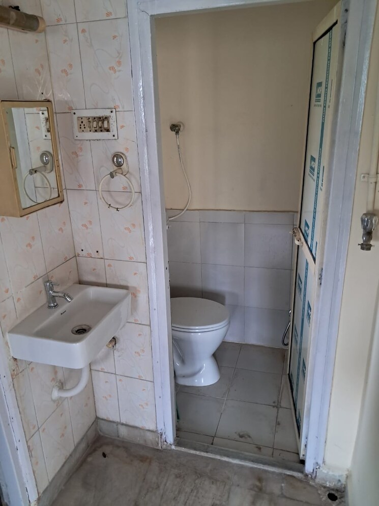 Bathroom, lok-upvan-i 1 Bedroom 540 Sq.Ft. Apartment In Manpada Thane 7341535