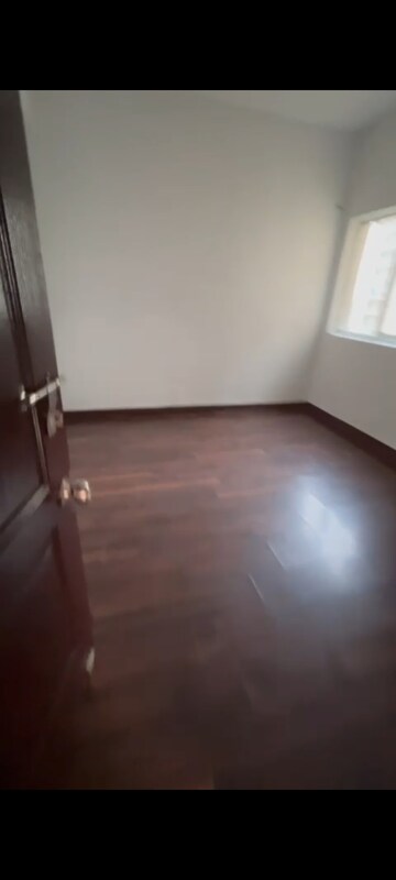Room in 3 BHK Apartment at Paras Tierea, Sector 137 – for Sale