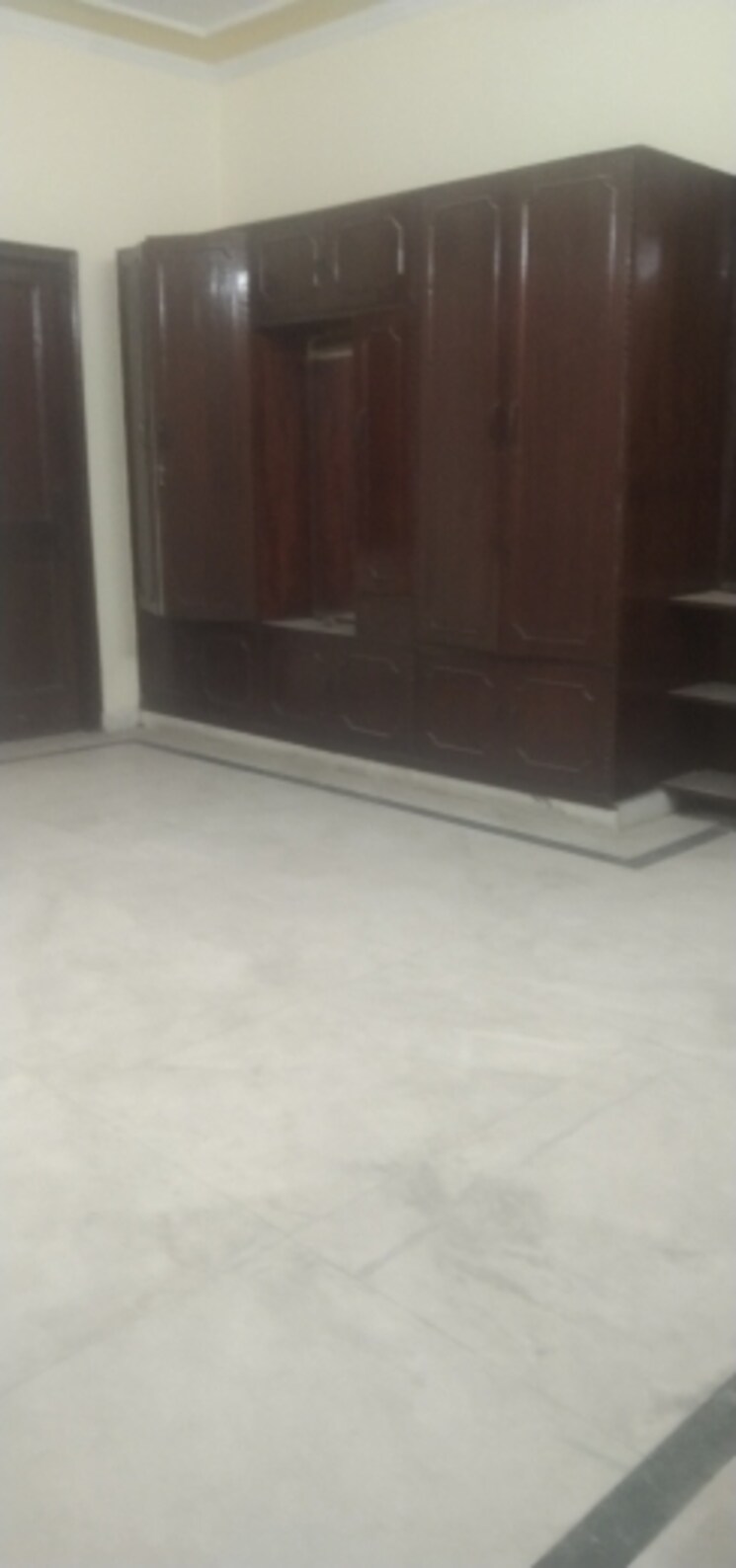 Room, sector 51 6+ Bedroom 112 Sq.Mt. Independent House In Sector 51 Noida 7342260