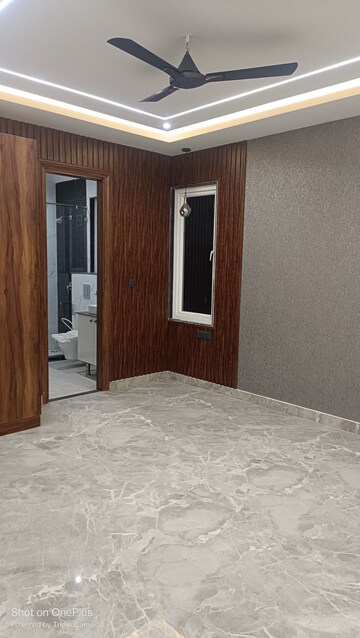 Room in 4 BHK Builder Floor at Ashoka Enclave – for Sale