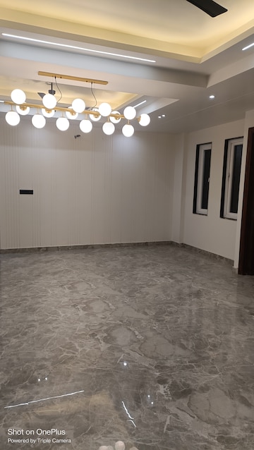 Room in 4 BHK Builder Floor at Ashoka Enclave – for Sale