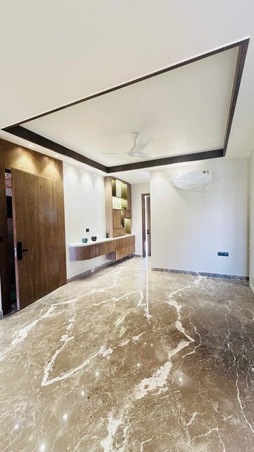 Room in 4 BHK Builder Floor at Ansal API Esencia, Sector 67 – for Sale