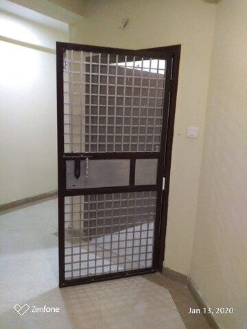 Room in 3.5 BHK Apartment at Anthem French Apartment, Sector 16b Greater Noida – for Sale