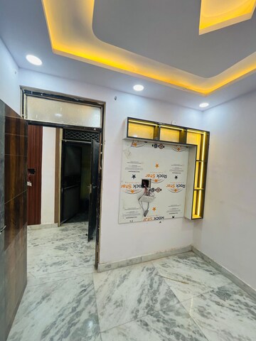 Room in 2 BHK Builder Floor at Dwarka Mor – for Sale