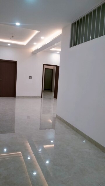 6+ BHK Villa For Sale in Sector 26