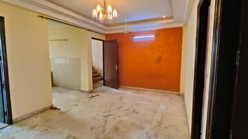 Room in 2.5 BHK Builder Floor at Sector 21c – for Sale