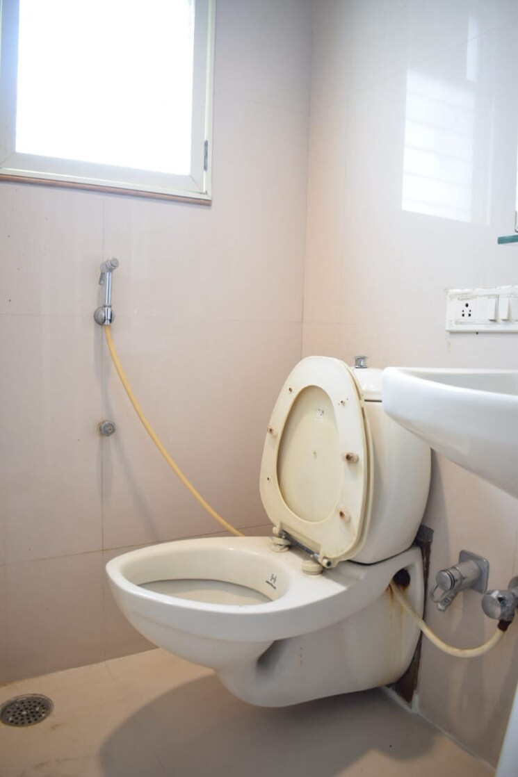 Bathroom, nikash-lawns 2 Bedroom 850 Sq.Ft. Apartment In Pashan Pune 7343597