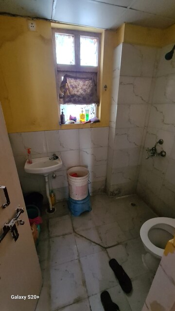 Bathroom in 3 BHK Apartment at Auric City Homes, Sector 82 – for Sale