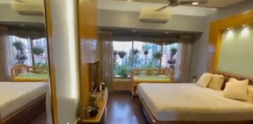 Furnished Amenities in 2 BHK Apartment at Kandivali West – for Sale