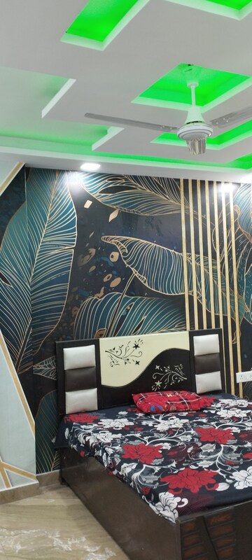 Master Bedroom in 3 BHK Builder Floor at Shastri Nagar – for Sale