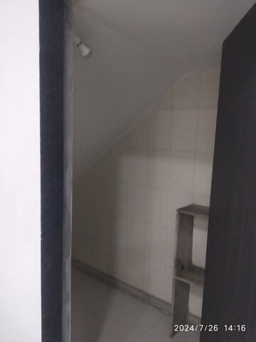 Bathroom in 4 BHK Villa at Powai – for Sale