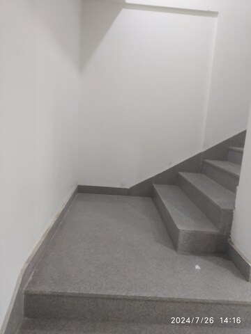 Room in 4 BHK Villa at Powai – for Sale