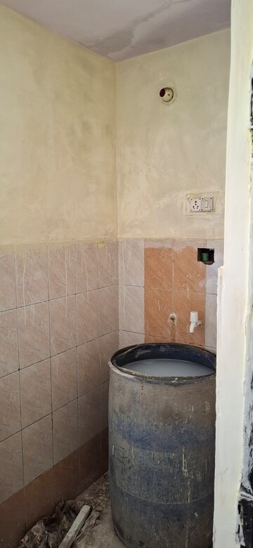 Bathroom in 1 BHK Apartment at Sector 10 Greater Noida – for Sale