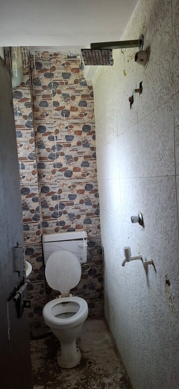 Bathroom in 1 BHK Apartment at Sector 10 Greater Noida – for Sale