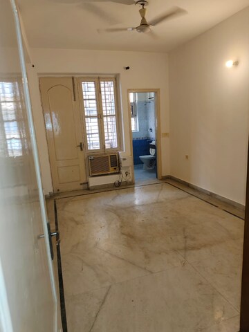 Room in 3.5 BHK Apartment at Capital The Residences 360, Sector 70a – for Sale