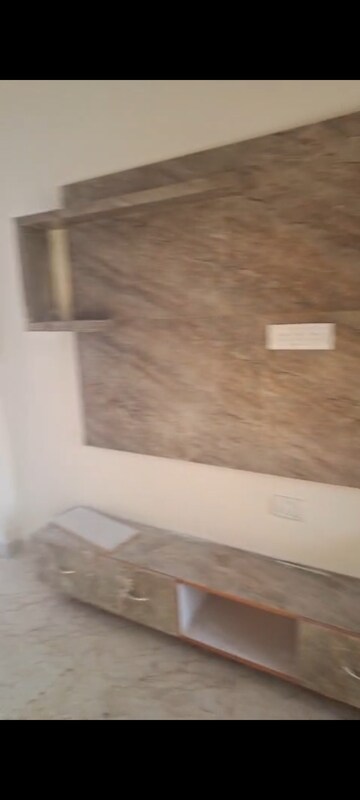 Room in 2 BHK Independent House at Deva Road – for Sale