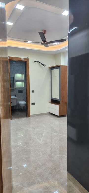 Room in 3 BHK Apartment at Proview Officer City 2, Raj Nagar Extension – for Sale