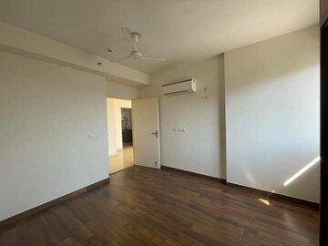 Room in 3 BHK Apartment at Conscient Heritage Max, Sector 102 – for Sale