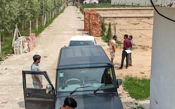 Plot For Sale in Shivalik Puram