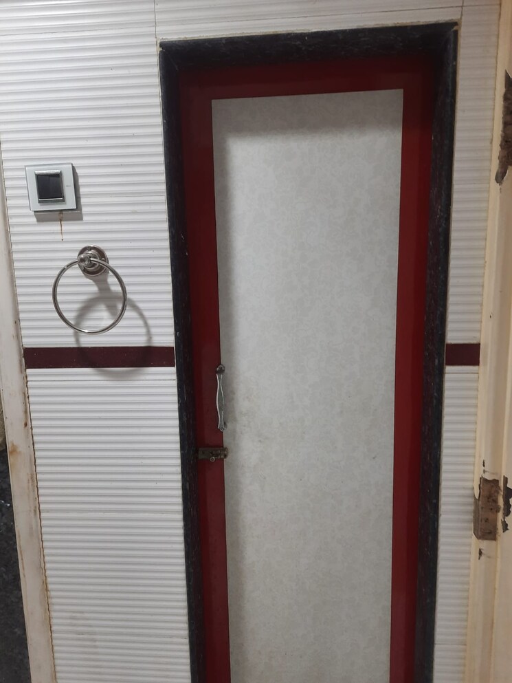 Washroom, rahul-apartment-dadar Commercial Office Space 238 Sq.Ft. In Dadar West Mumbai 7345704