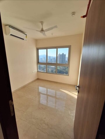 Room in 2 BHK Apartment at Piramal Vaikunth, Balkum Pada – for Sale