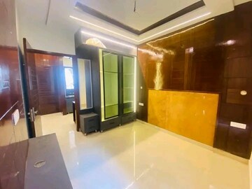 Room in 4 BHK Independent House at Sector 127 – for Sale