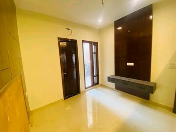 Room in 4 BHK Independent House at Sector 127 – for Sale