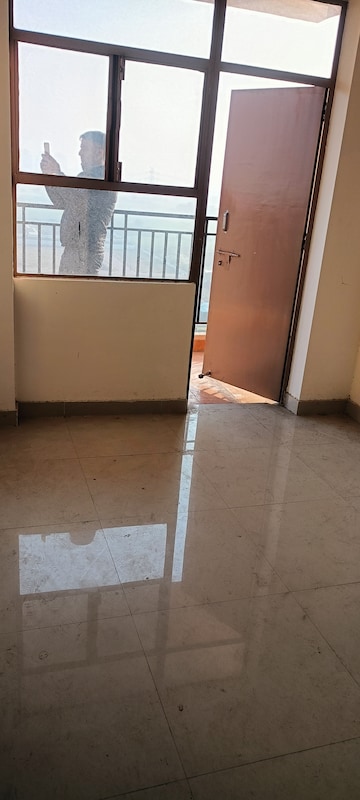 Room in 2 BHK Apartment at Pareena Laxmi Apartments, Sector 103 – for Sale