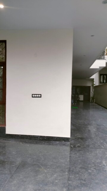 Room in 6+ BHK Villa at Sector 26 – for Sale