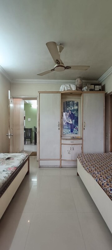 Room in 2 BHK Apartment at Mulund East – for Sale