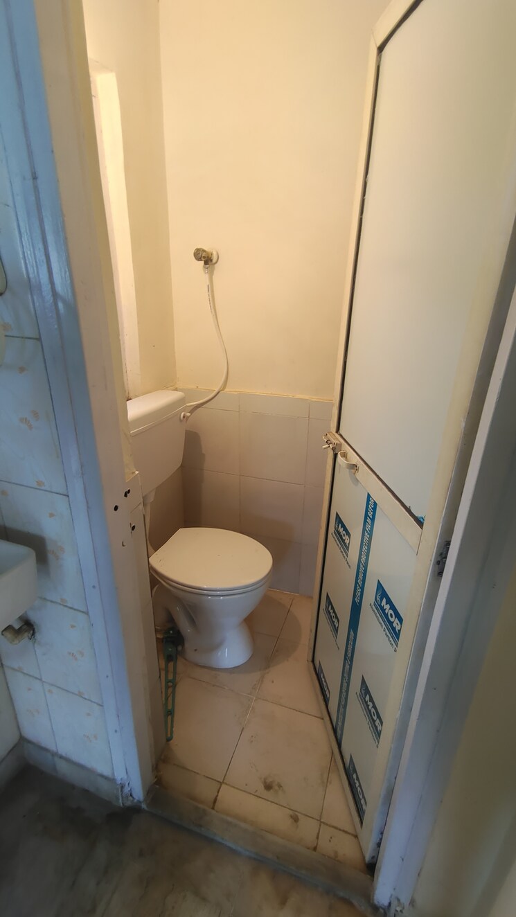 Bathroom, lok-upvan-i 1 Bedroom 450 Sq.Ft. Apartment In Manpada Thane 7346662