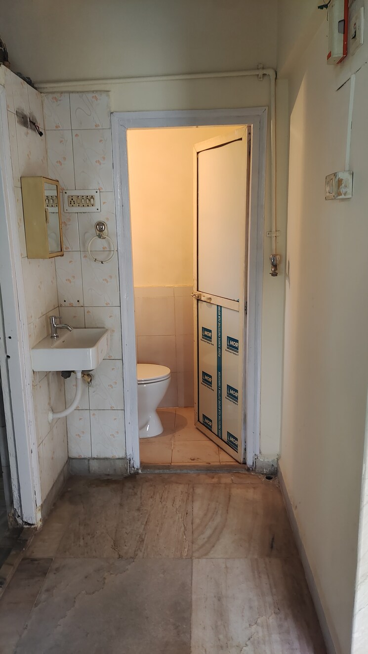 Bathroom, lok-upvan-i 1 Bedroom 450 Sq.Ft. Apartment In Manpada Thane 7346662