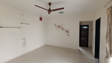 Room in 2 BHK Apartment at Mulund East – for Sale