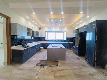 Master Bedroom in 4 BHK Builder Floor at Green Fields Colony – for Sale